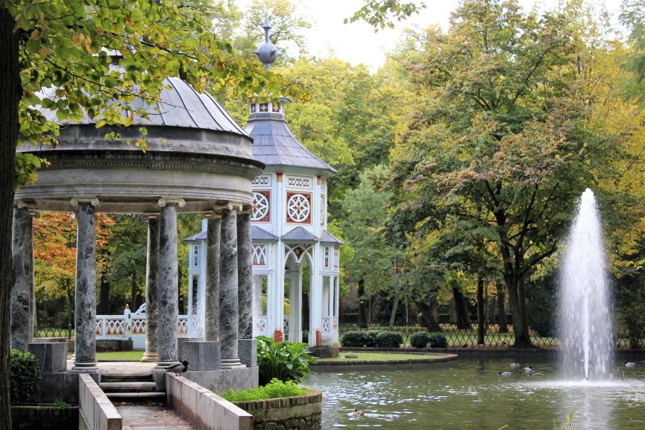 Hotel Jardin De Aranjuez Bagian luar foto