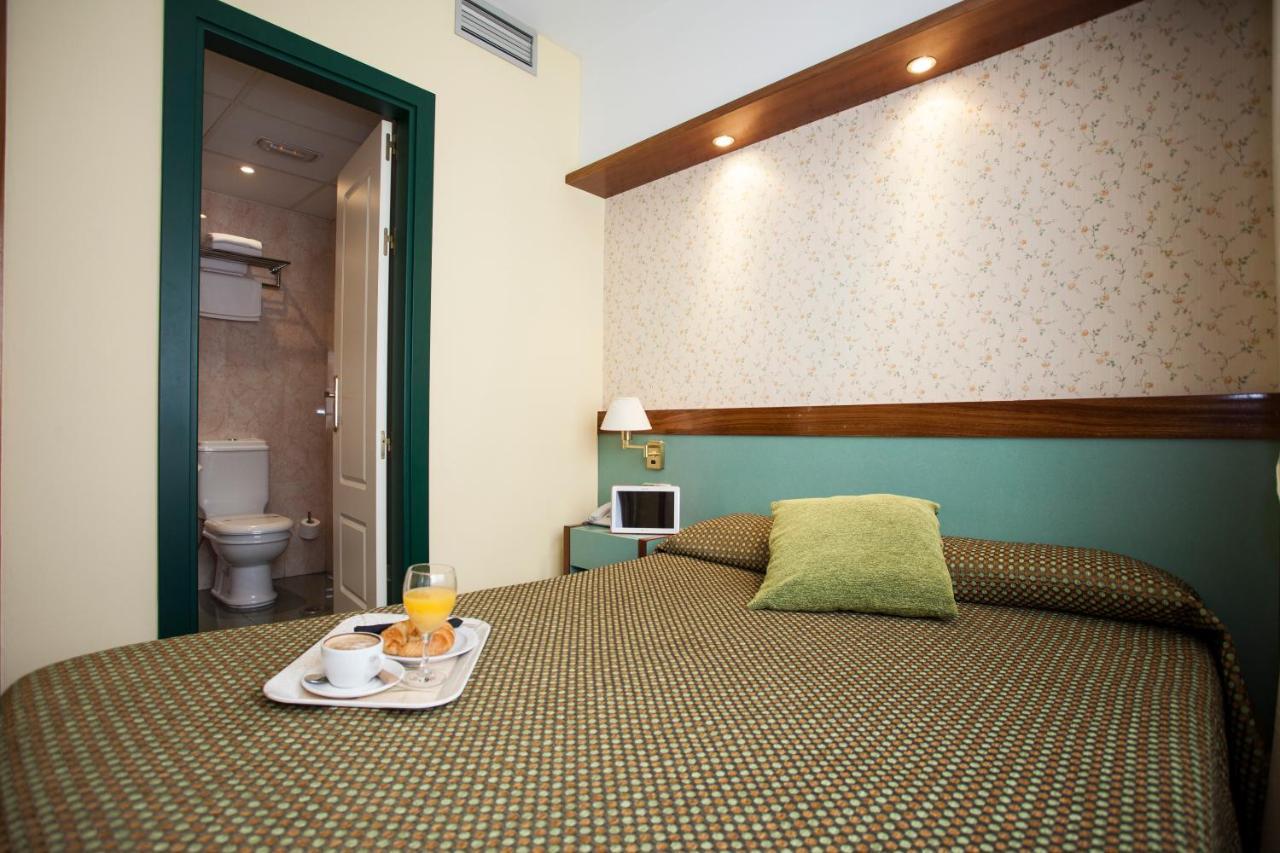 Hotel Jardin De Aranjuez Bagian luar foto